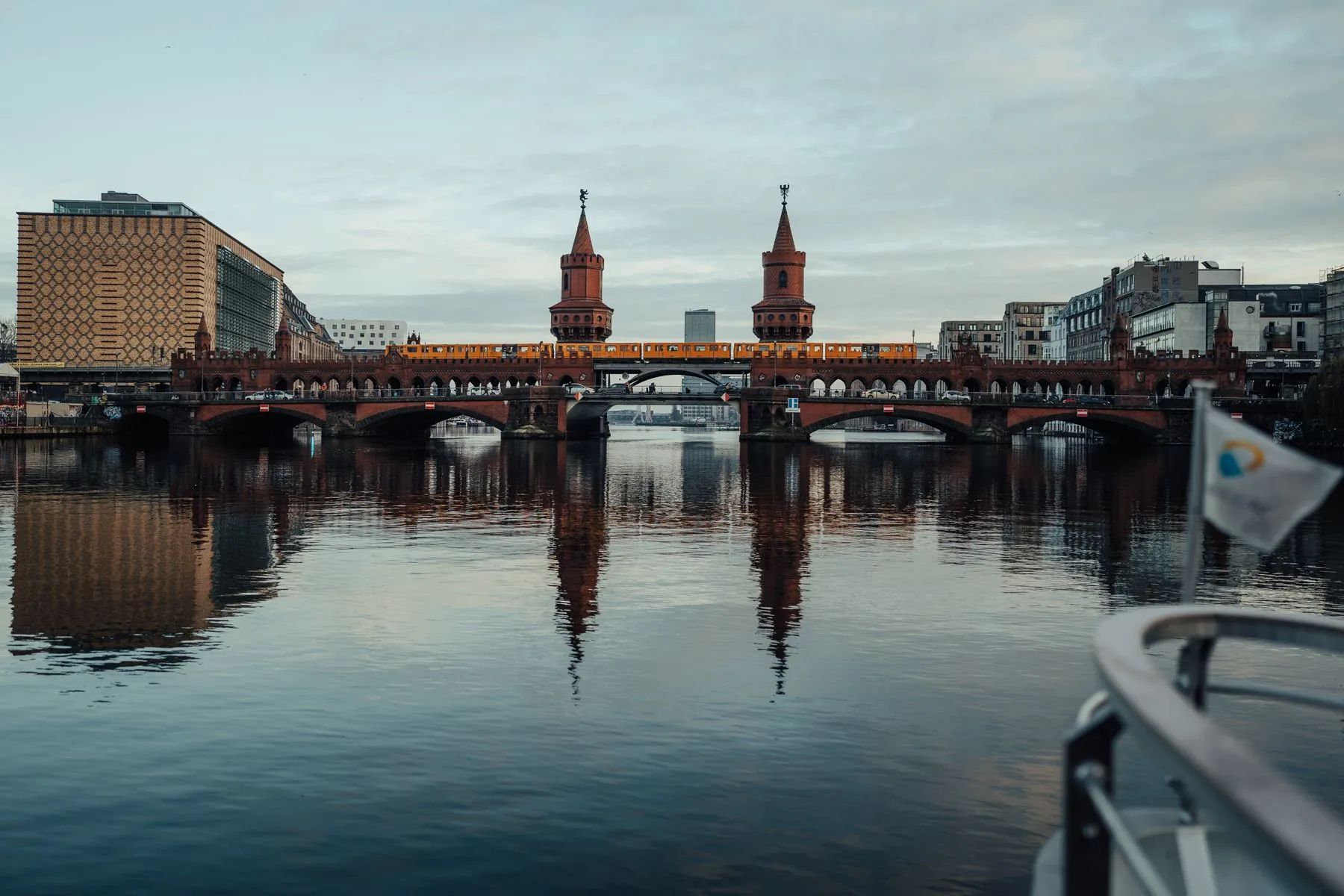 The Oberbaumbrücke over the Spree at dusk